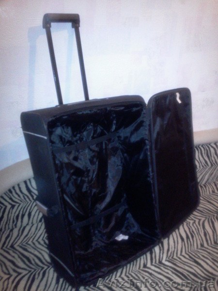 Новый чемодан на колесах черного цвета   - <ro>Изображение</ro><ru>Изображение</ru> #2, <ru>Объявление</ru> #527128