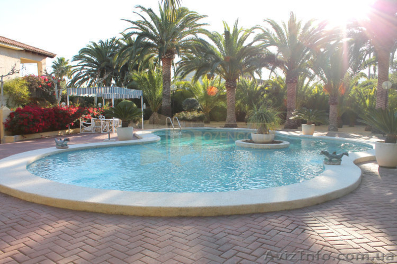 Вилла с большим земельным участком - <ro>Изображение</ro><ru>Изображение</ru> #1, <ru>Объявление</ru> #1625448