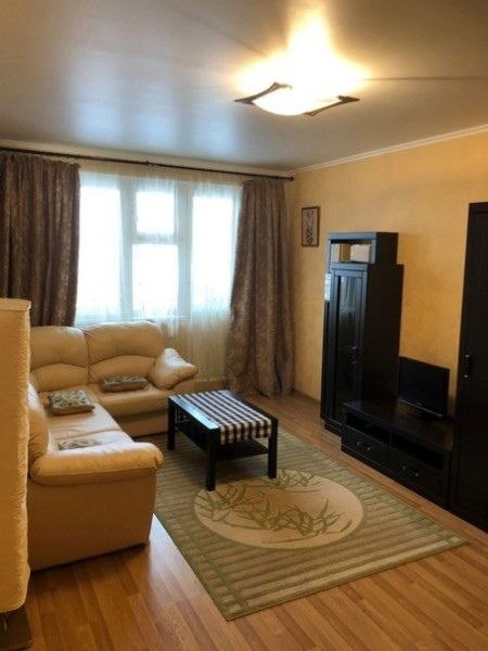 Сдам 2х комн кв-ру в центре по ул.Карпатской Украины 3000грн/мес - <ro>Изображение</ro><ru>Изображение</ru> #1, <ru>Объявление</ru> #1732585